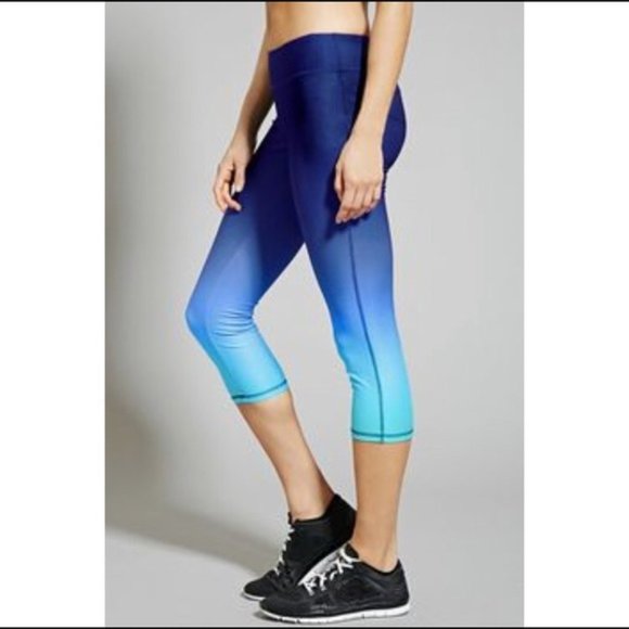 Ombre Capri Activewear Leggings - Picture 3 of 7